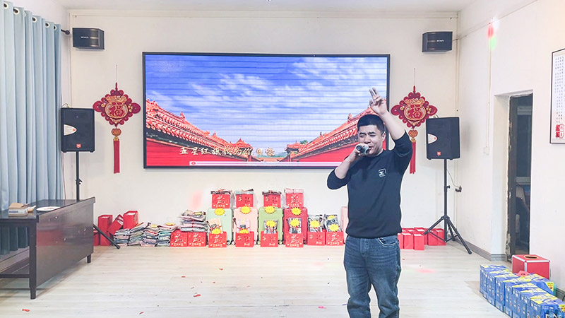 歌曲《红旗飘飘》 歌曲《红旗飘飘》